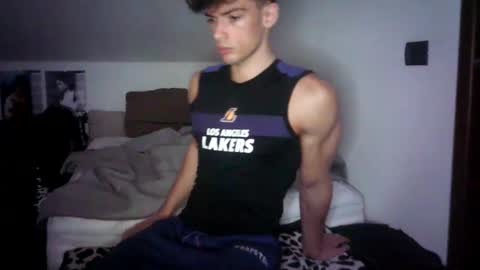 giovyyx online show from February 14, 2025, 12:47 pm