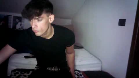 giovyyx online show from February 15, 2025, 3:42 am