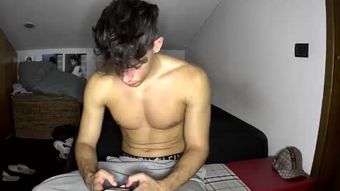 giovyyx online show from September 23, 2025, 8:50 am