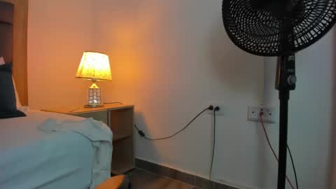 G I S E P L A online show from March 4, 2025, 10:27 pm