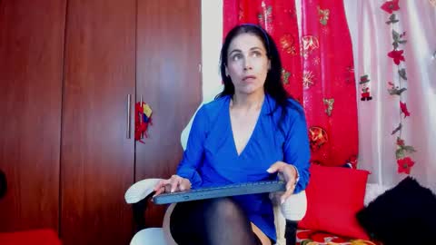 Girasol Walton online show from January 8, 2026, 2:08 pm