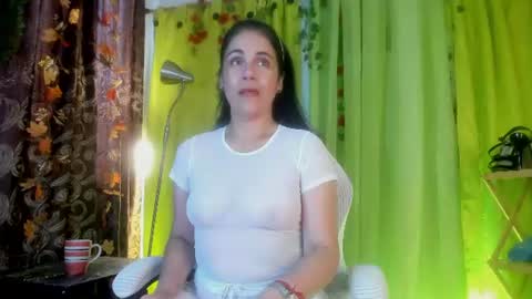 Girasol Walton online show from June 26, 2026, 2:10 pm