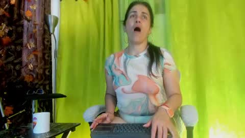 Girasol Walton online show from July 6, 2026, 2:03 pm