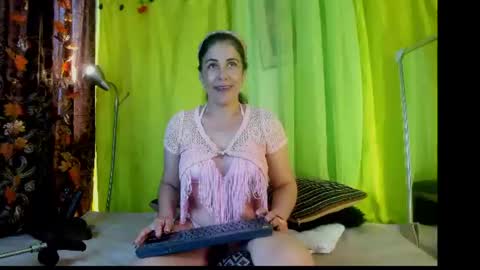 Girasol Walton online show from July 27, 2026, 1:07 pm