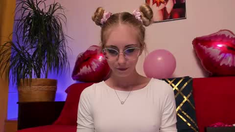 Nikki online show from February 13, 2025, 4:17 pm