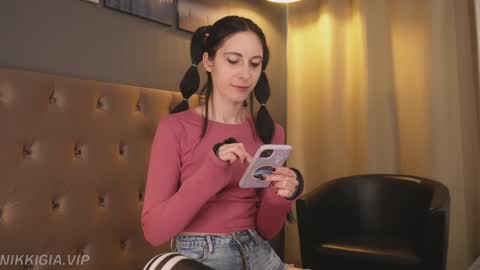 Nikki online show from November 2, 2025, 2:30 pm