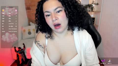 girl_inline online show from February 18, 2025, 10:25 pm