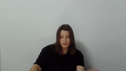 girl_leya online show from October 31, 2025, 8:32 pm