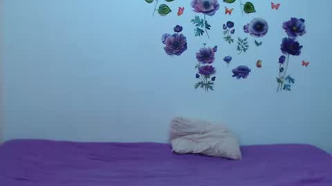 Isabella online show from June 11, 2026, 11:14 pm
