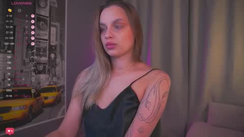 Kate online show from November 28, 2025, 7:27 pm