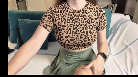 Girlfriend online show from December 14, 2025, 3:28 pm