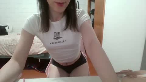 Snapshot of girllytrans chatting on November 17, 2025, 4:18 am girllytrans online show from November 17, 2025, 4:18 am