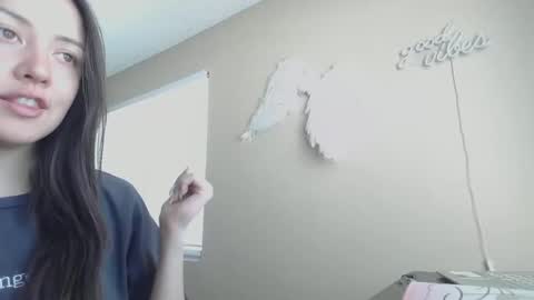 Jasmine online show from April 21, 2026, 7:06 pm