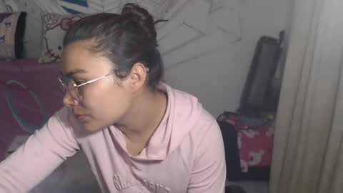 Snapshot of girlsex_hot chatting on August 1, 2026, 4:01 am girlsex_hot online show from August 1, 2026, 4:01 am