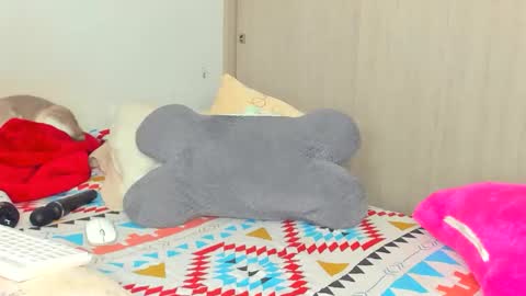 Snapshot of gisel6playful chatting on December 18, 2025, 6:19 am Gissel6playful online show from December 18, 2025, 6:19 am