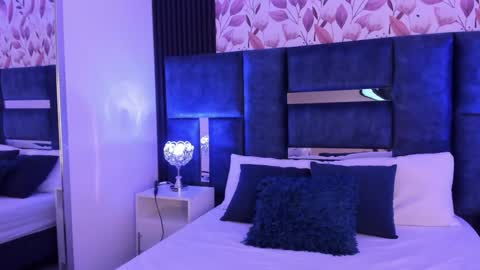     online show from January 24, 2025, 11:04 am