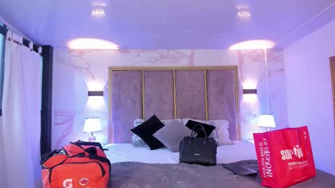     online show from October 4, 2025, 11:30 am