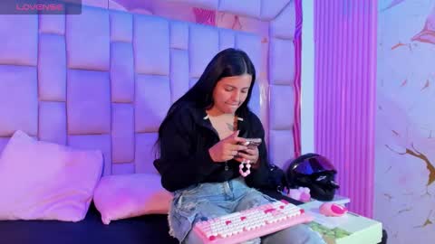 gisell_squirt online show from June 4, 2026, 1:06 pm