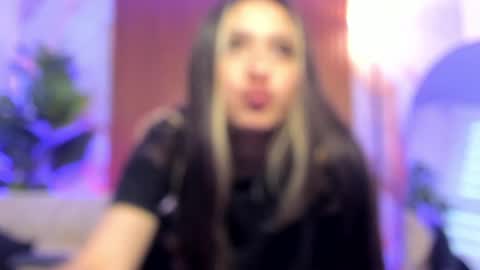 Snapshot of giselle_laurens_ chatting on June 5, 2026, 2:45 pm Giselle online show from June 5, 2026, 2:45 pm