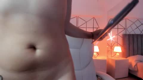 GISELLE ROLDAN online show from February 26, 2025, 6:11 pm