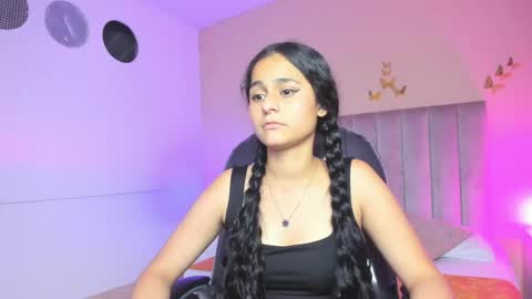 GISELLE ROLDAN online show from April 21, 2026, 4:41 am