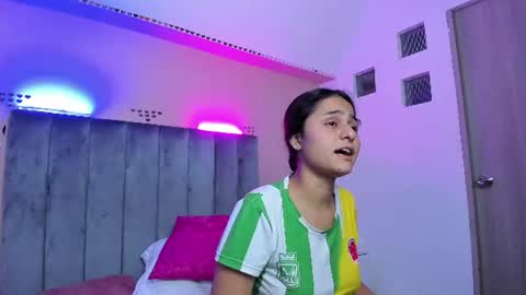 Snapshot of giselle_roldan chatting on June 18, 2026, 9:14 am GISELLE ROLDAN online show from June 18, 2026, 9:14 am