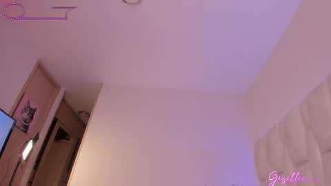           online show from April 7, 2026, 6:52 pm