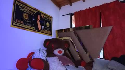 . Gisel Reyes . online show from April 20, 2026, 6:53 pm