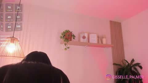   online show from October 27, 2025, 7:51 pm