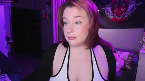 AlexaMillis online show from October 26, 2025, 6:47 pm
