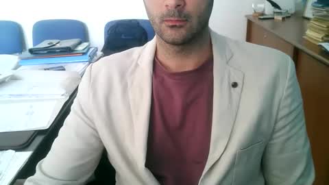 giuseppevai1 online show from April 21, 2026, 1:39 pm