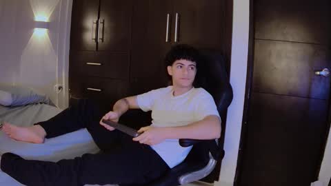 giyu online show from December 14, 2025, 1:05 pm