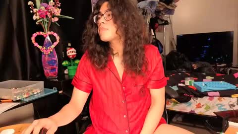 glaceon9 online show from March 7, 2025, 2:12 pm