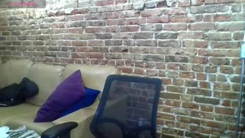 Snapshot of glam_cat chatting on April 29, 2026, 3:43 am Gwendolyn online show from April 29, 2026, 3:43 am