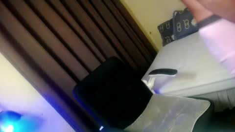glenndou_daxs online show from September 10, 2025, 5:57 pm
