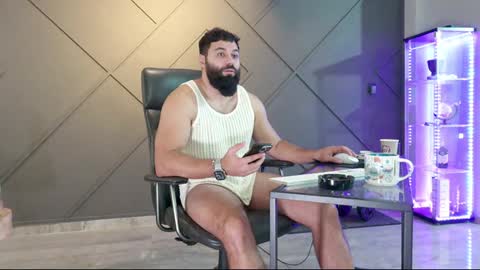 Matthew .. for short call me Matt online show from December 11, 2024, 9:52 am