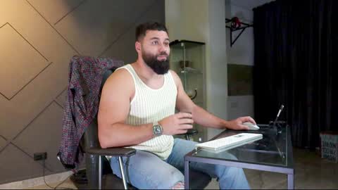 Matthew .. for short call me Matt online show from January 17, 2025, 2:08 am