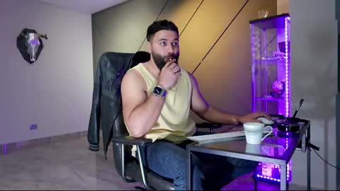 Matthew .. for short call me Matt online show from March 10, 2025, 3:52 pm