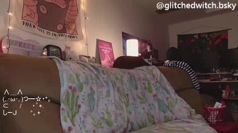 Glitch online show from December 19, 2024, 10:32 pm