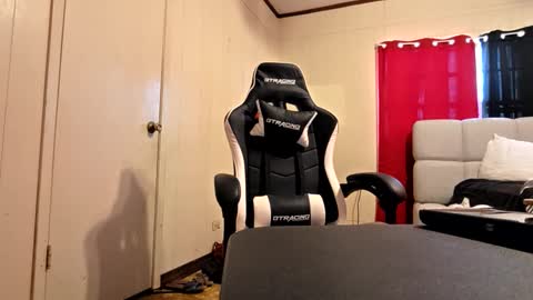 glomightyj online show from February 8, 2026, 8:45 pm