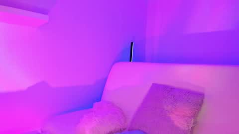 Mimi online show from February 19, 2025, 10:09 pm