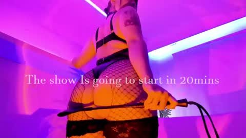 Mimi online show from April 24, 2026, 5:15 pm