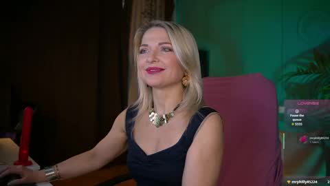 Snapshot of gloria_lovely chatting on May 28, 2026, 11:18 am Gloria online show from May 28, 2026, 11:18 am