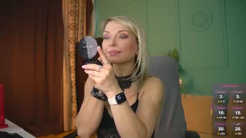 Snapshot of gloria_lovely chatting on June 11, 2026, 10:57 am Gloria online show from June 11, 2026, 10:57 am