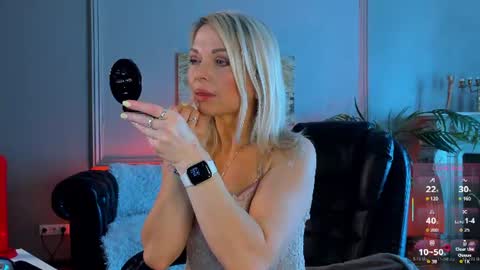 Snapshot of gloria_lovely chatting on June 17, 2026, 10:50 am Gloria online show from June 17, 2026, 10:50 am