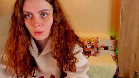 Gloria Wood online show from February 23, 2025, 6:01 pm