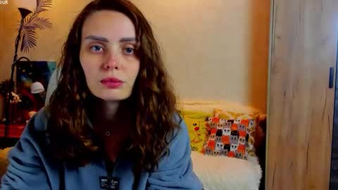 Gloria Wood online show from September 30, 2025, 5:40 pm