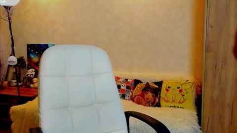 Gloria Wood online show from October 19, 2025, 5:57 pm