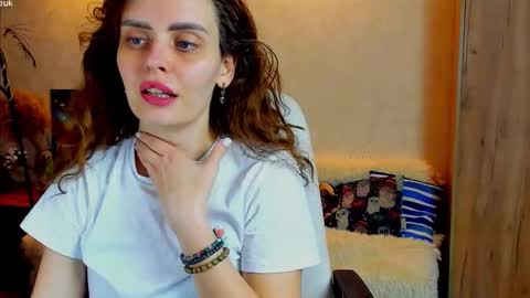 Gloria Wood online show from December 5, 2025, 4:58 pm