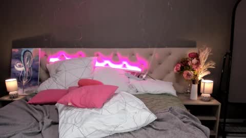 gloriaa_scott online show from February 15, 2026, 7:51 am